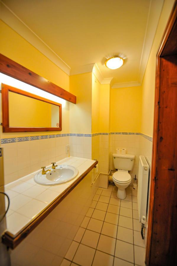 The Coachman Pub, Hartford, Room Only Hartford  外观 照片